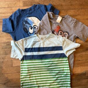 Boys bundle of three short sleeves tshirts size medium 8-10